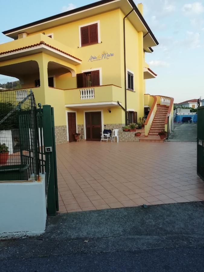 Aria Di Mare B&B Family Сан Никола Арчела Екстериор снимка