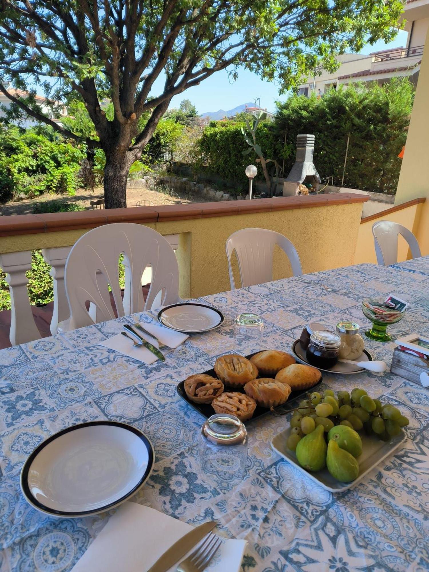 Aria Di Mare B&B Family Сан Никола Арчела Екстериор снимка